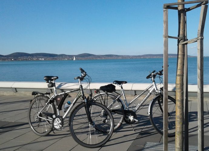 Balatoni bicikliút - kerékpárral a Balaton körül