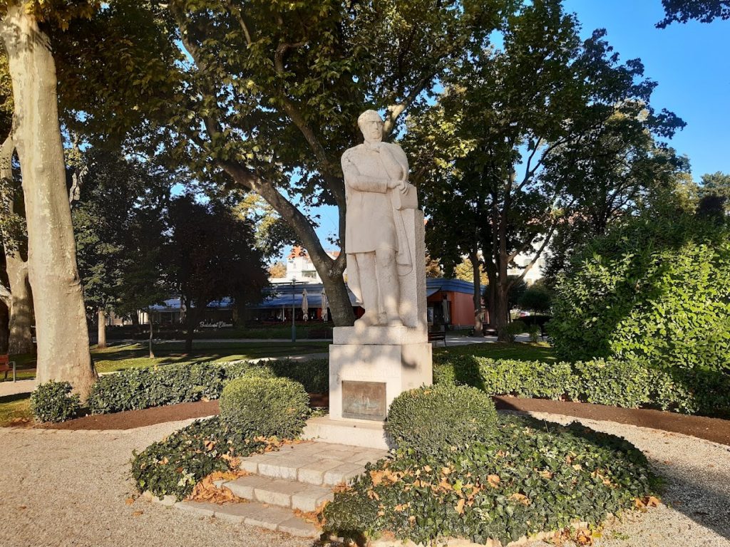Gróf Széchenyi István szobra a Tagore sétányon